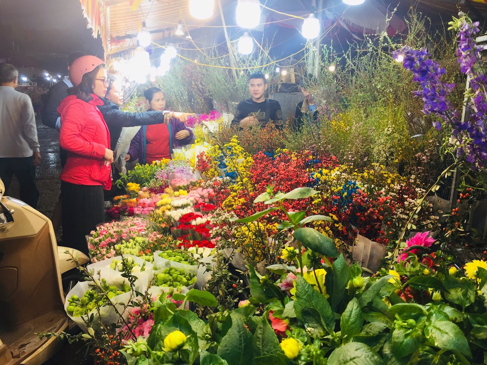 Chợ hoa Quảng Bá