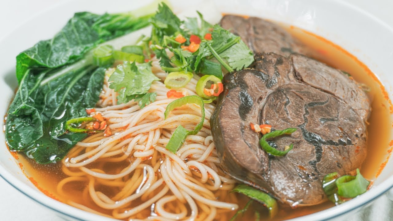 Mì nước Đài Loan (Taiwanese Beef Noodle Soup)