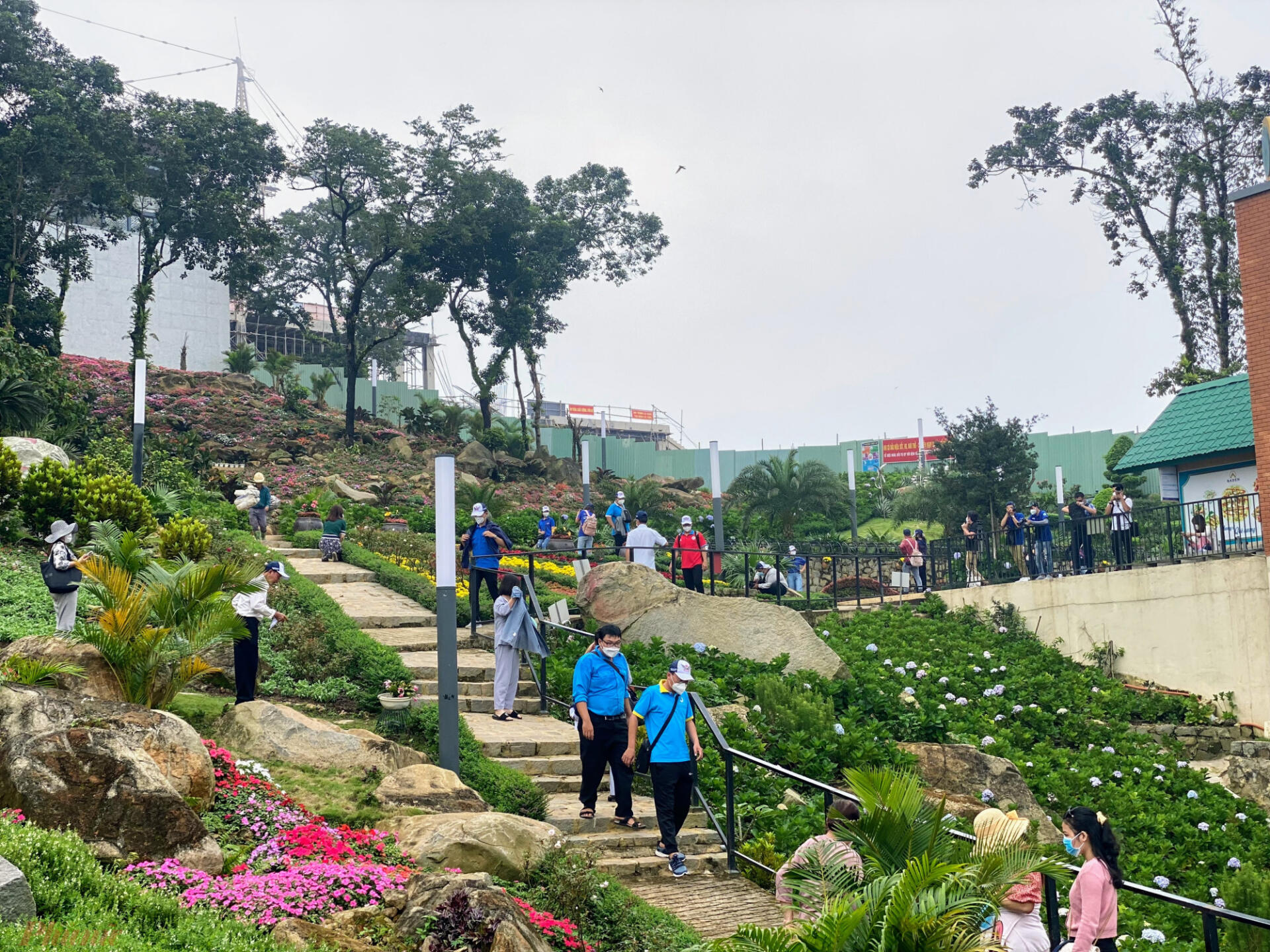 Đoàn khách đầu tiên với số lượng 60 người khởi hành từ TPHCM đi Tây Ninh ngày (18/10) do công ty vận chuyển và du lịch Saco (Saco Travel) tổ chức vừa hoàn thành chuyến tốt đẹp, khách tham quan  chuyến 