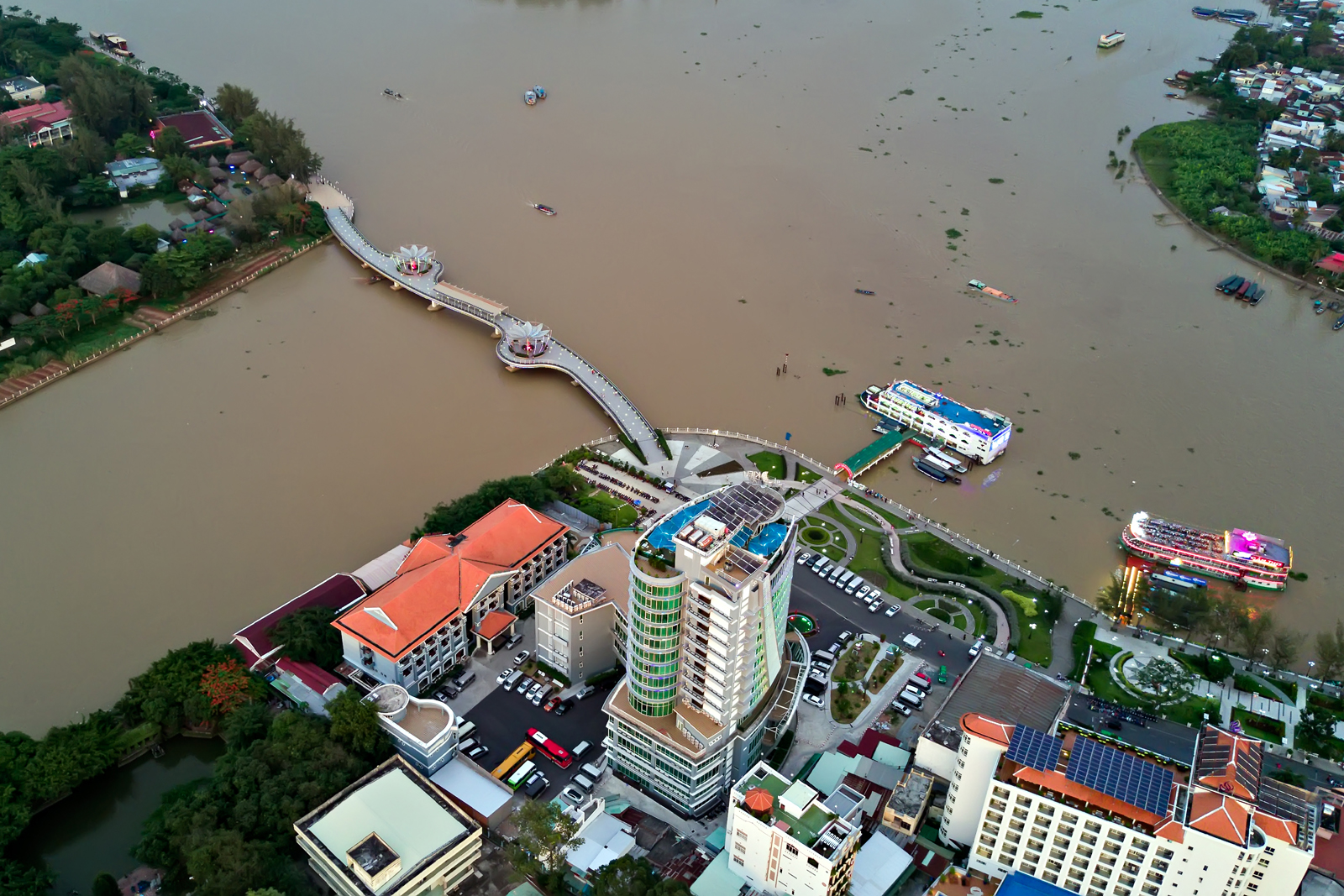 bến ninh kiều